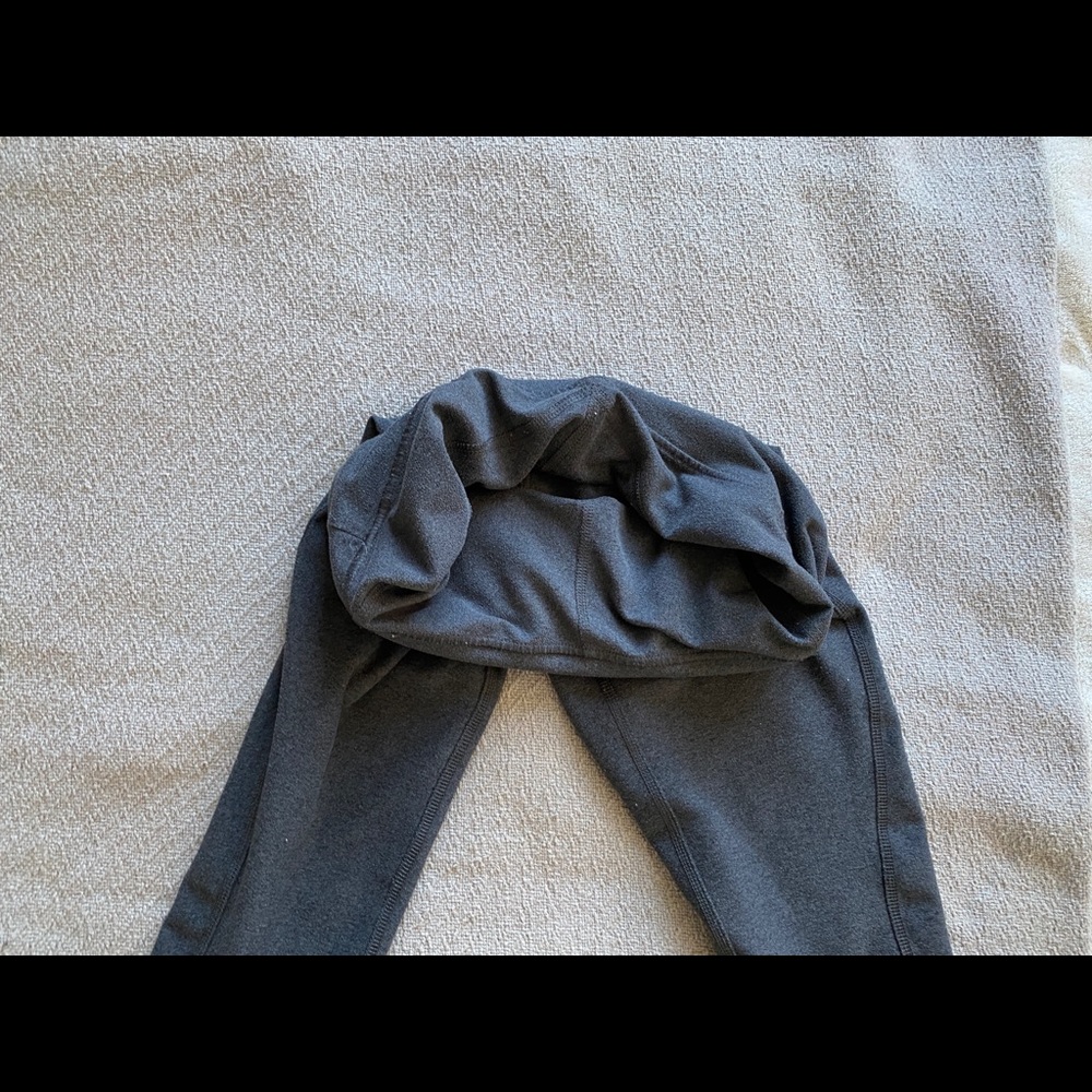Grey Soft/Super Comfy Capri Leggings (S/M) - Picture 5 of 6